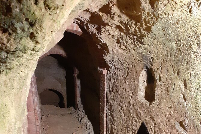 The Foody Village and the Ancient Castle - Discovering the Ancient Castle