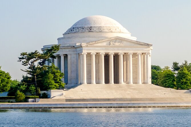 Top Tidal Basin Explorer of Thomas Jefferson FDR & MLK Memorials - Meeting and End Points