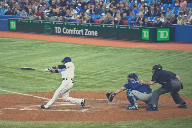Toronto Blue Jays Baseball Game Ticket at Rogers Center - Meeting and Pickup