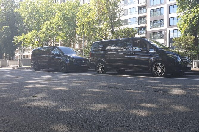 Transfer Brussels Airport - Charleroi Airport (1 to 8 Places) - Business Car Transfer Availability