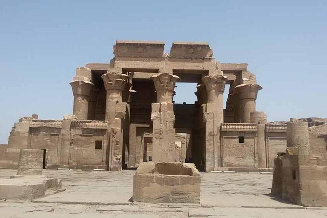 Transfer From Luxor to Aswan - Driver and Vehicle Specifications