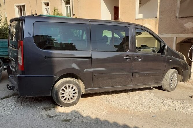 Traveler Transport From/To Tirana. - Vehicle Options and Amenities