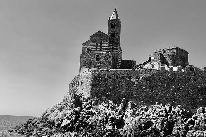 Trekking an Island of Palmaria - Included Services and Exclusions