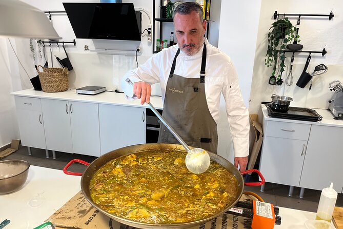 Valencian Paella Class With Welcome Drinks and Tapas - Starter Offerings: Drinks and Tapas