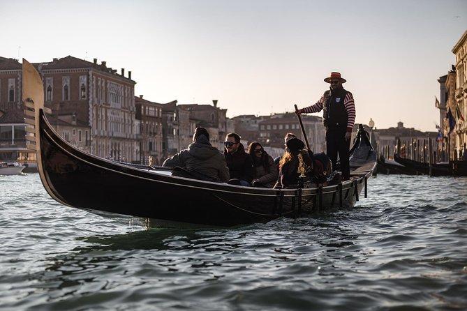 Venice: Doges Palace Guided Tour and Gondola Ride - Inclusions and Exclusions