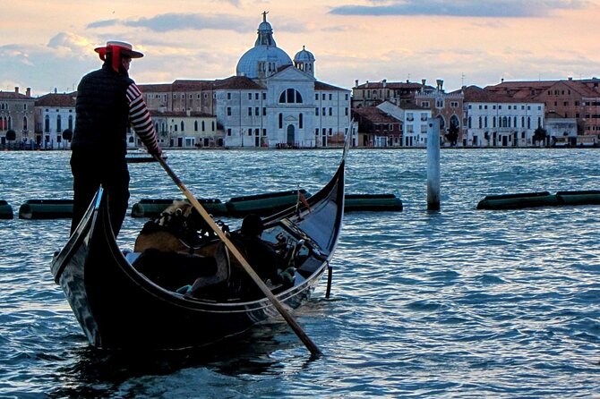 Venice Nighttime Gondola Ride Review - Meeting Point and Pickup Details