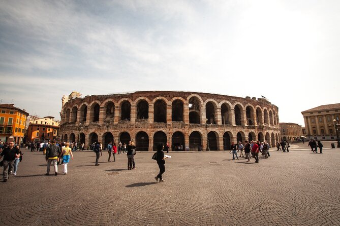 Verona: Welcome Private Tour W/ a Local - Unique Features of the Experience