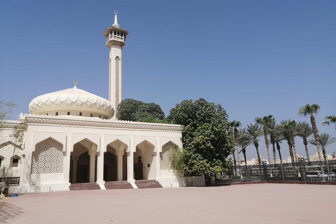 Visit Old Dubai History, Culture, Neighborhood Walking Tour - Exploring the Heritage Village