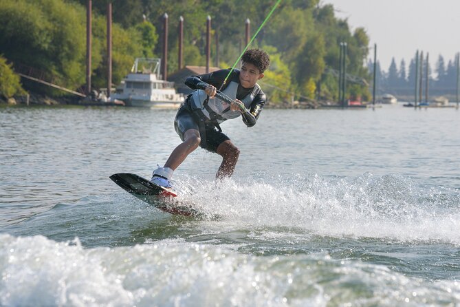 Wakeboard, Wakesurf or Kneeboard Full Day - Equipment and Costs