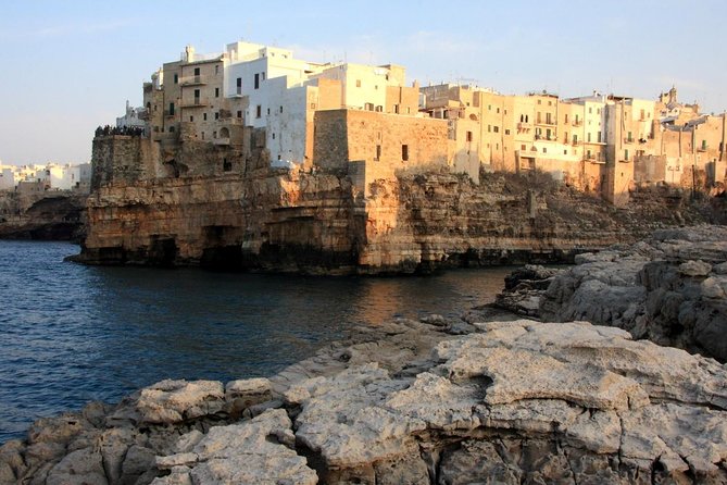 Walking Tour Polignano a Mare - History of the Coastal Town
