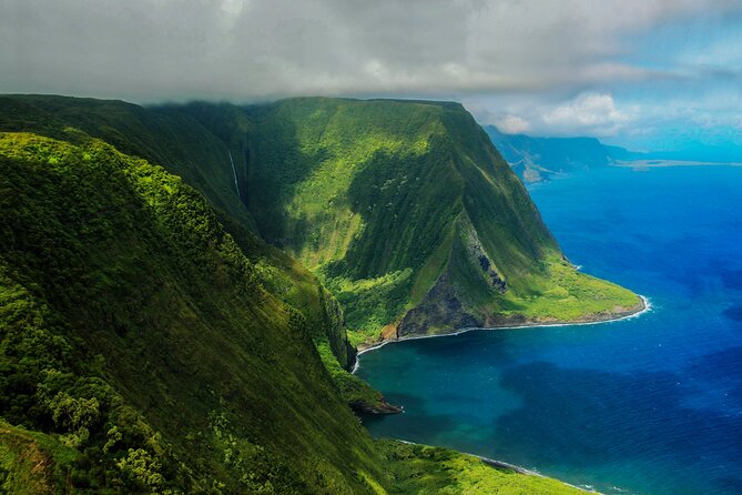 Waterfalls of West Maui and Molokai Helicopter Tour - Meeting Point and Accessibility