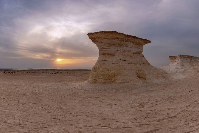 West Qatar Tour to Richard Sierra Sculpture, Umbrella Rocks - Discovering Umbrella Rocks