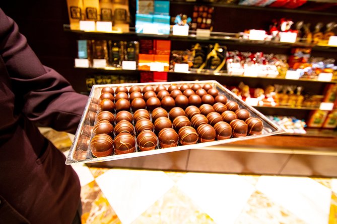 Zurich: Chocolate Tasting and Walking Tour With a Local - Exploring Zurichs Sweet History