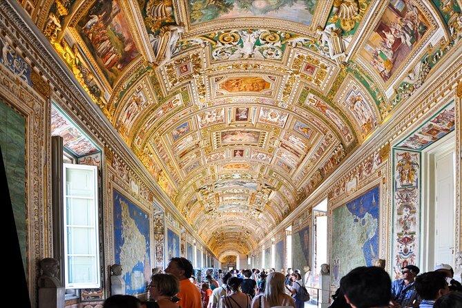 2-Day Rome: Colosseum & Vatican Tour - Entering the Vatican City