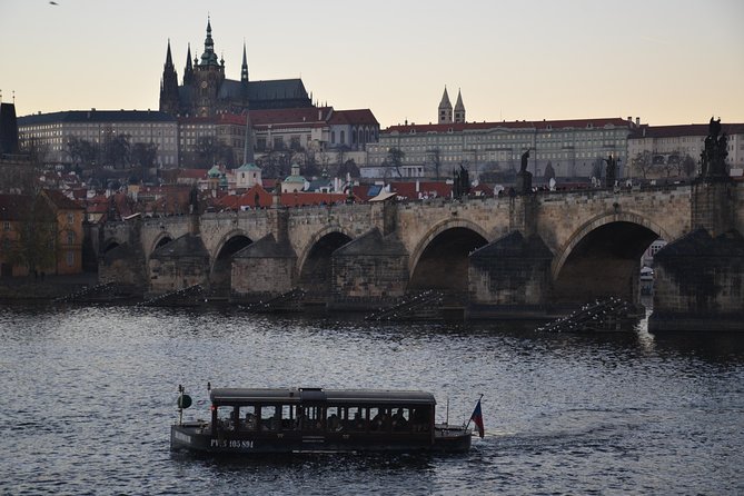 2:5-Hour Walking Tour of Old Town Prague With Boat Ride - Exploring the Jewish Quarter