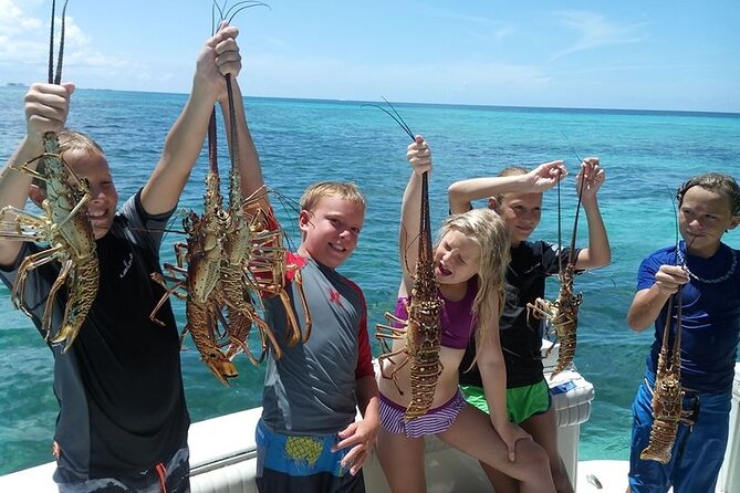 28ft Yacht Half Day Charter in Nassau Bahamas - Exploring the Bahamas