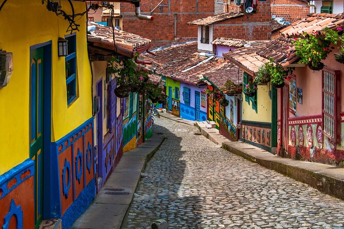 3-Hour Private Guided Tour in Medellin - Accessibility