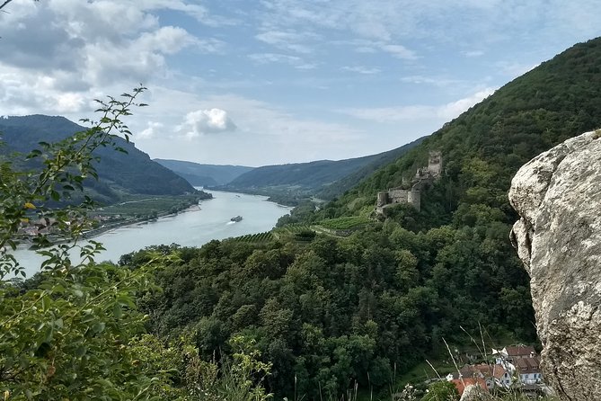 3-Hour Private Hiking Tour to Historic Places Around Spitz in Wachau Valley - Meeting and End Points