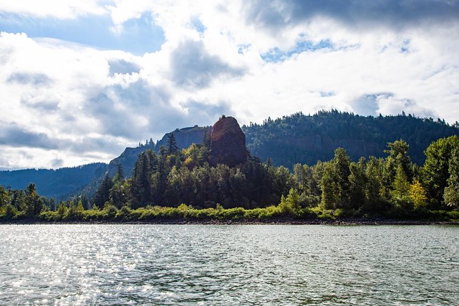 7 Wonders of the Gorge Cruise Review - Navigating the River Gorge