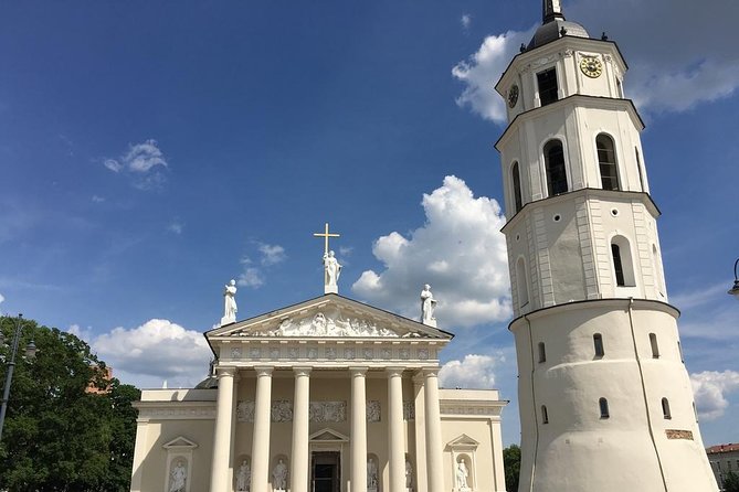 8-Day Tour Estonia, Lithuania, Latvia: Tallinn, Riga, Vilnius - Meeting and Pickup