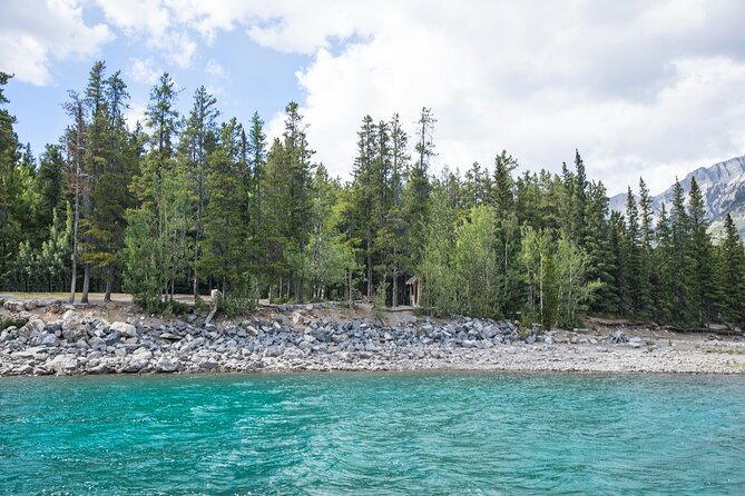 8 Hour Tour in Lake Louise, Banff and Moraine Lake - Booking Information