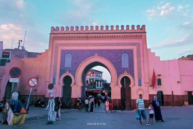 A Guided Day on Foot to Visit the Medina of Fes - Meeting and Pickup Information