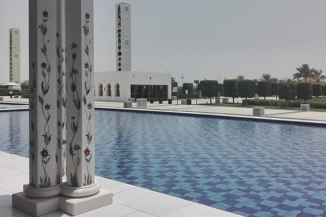 Abu Dhabi Tour With Sheikh Zayed Grand Mosque From Dubai - Exploring the Sheikh Zayed Grand Mosque