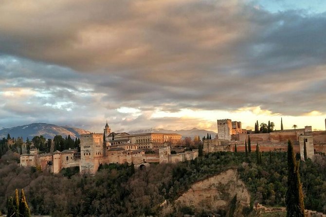 Alhambra Nasrid Palaces and Local Food Experience - Meeting and End Point