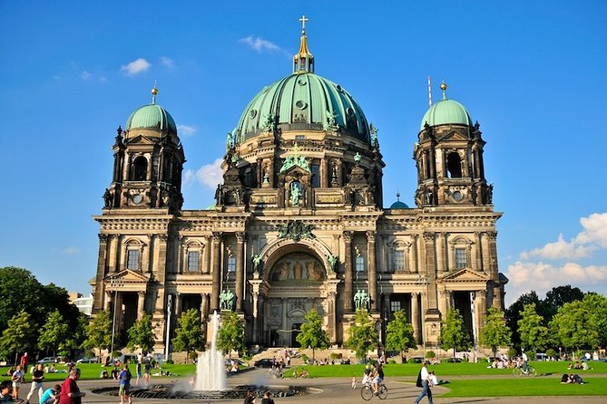 Arrival Transfer: Berlin Airport BER to Berlin in Luxury Van - Booking Assistance