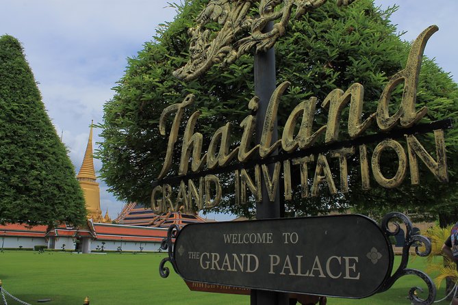 Bangkok: City Highlights Temple and Market Walking Tour - Inclusions and Amenities