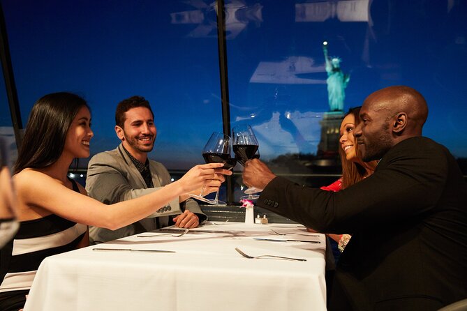 Bateaux New York Christmas Day Plated Dinner Cruise - Meeting and Parking