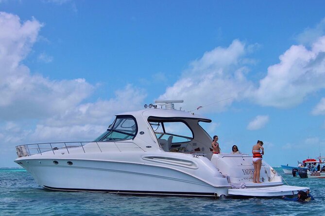 Beautiful SUNDANCER 60FT Private Yacht / 18PAX 25P15 - Included Services