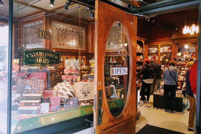 Best of Butchart Gardens City Highlights Private Tour - Visiting Parliament Building
