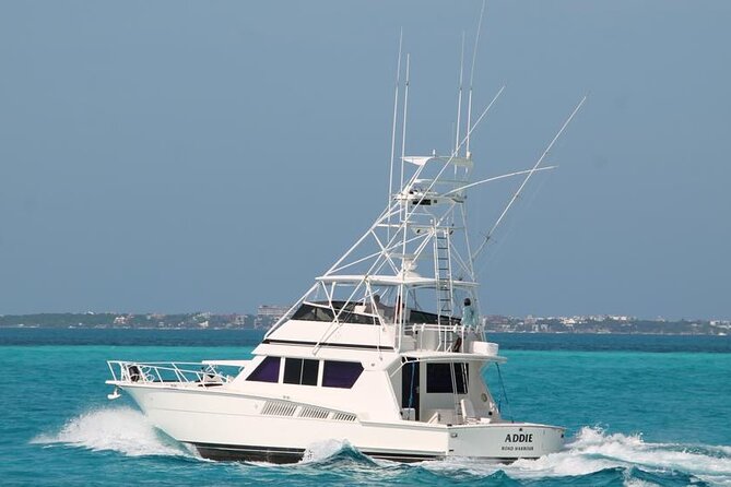 Biggest Luxury Yacht Boat Best in Cancun up to 28 Pax - Booking and Accessibility