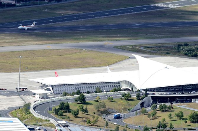 Bilbao Airport Private Departure Transfer - Vehicle and Luggage