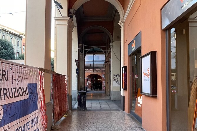 Bologna: a Self-Guided Audio Tour From Porta Galliera to Le Tre Frecce - Uncovering the Secrets of Le Vie Maggiore