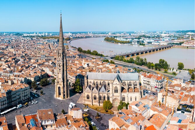 Bordeaux Old Town: Port of the Moon Exploration Game and Tour - Accessibility and Meeting Points