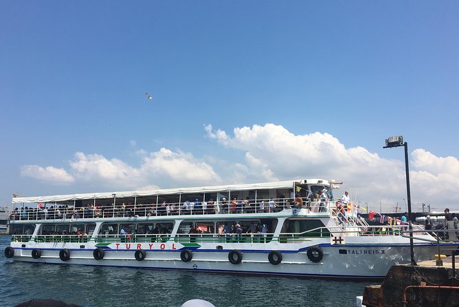 Bosphorus Cruise With Dolmabahçe Palace and Fortresses - Rüstem Pasha Mosque