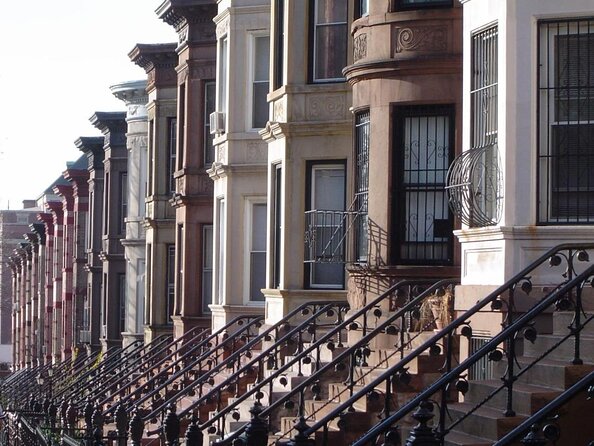 Brooklyn Heights and DUMBO Self-Guided Walking Tour - Offline Maps and Hands-Free Experience