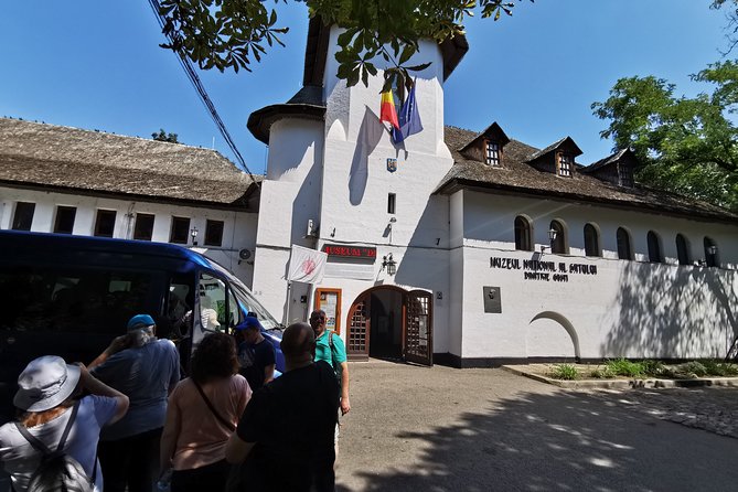 Bucharest Highlights Half-Day City Tour With Pickup - Pickup and Start Time
