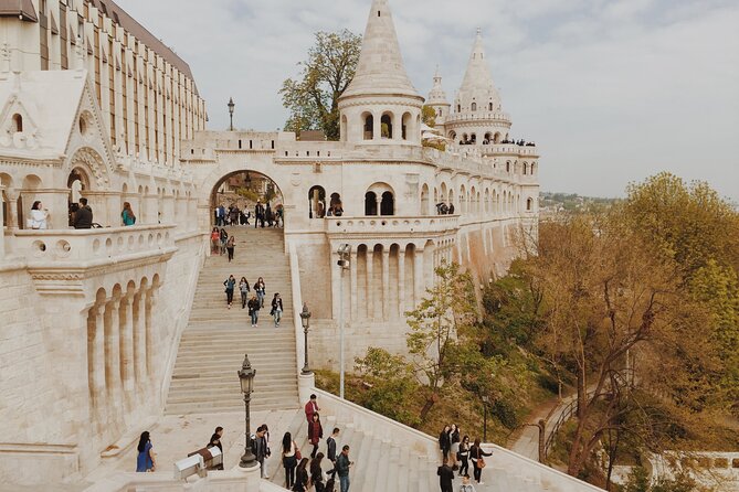 Budapest Scavenger Hunt and Highlights Self-Guided Tour - Highlights and Attractions