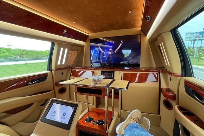 Cadillac Escalade Executive Limousine, PUJ to Punta Cana & Bavero - Pickup and Dropoff