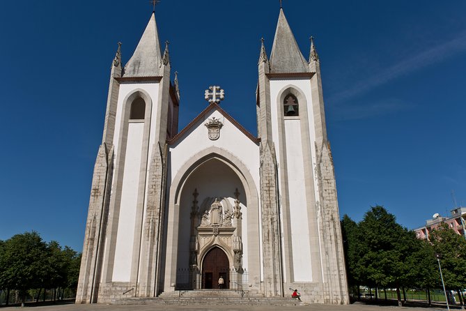 Campo De Ourique - Lisbon's Coolest Quarter - Local Market and Church Highlights