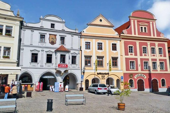 Cesky Krumlov Day Trip From Prague to Vilshofen - Transportation and Accessibility
