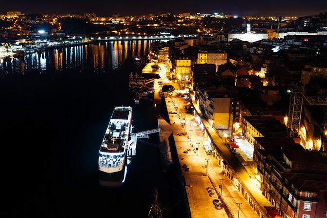 Christmas All Inclusive Dinner River Cruise With DJ on Board - Menu Highlights