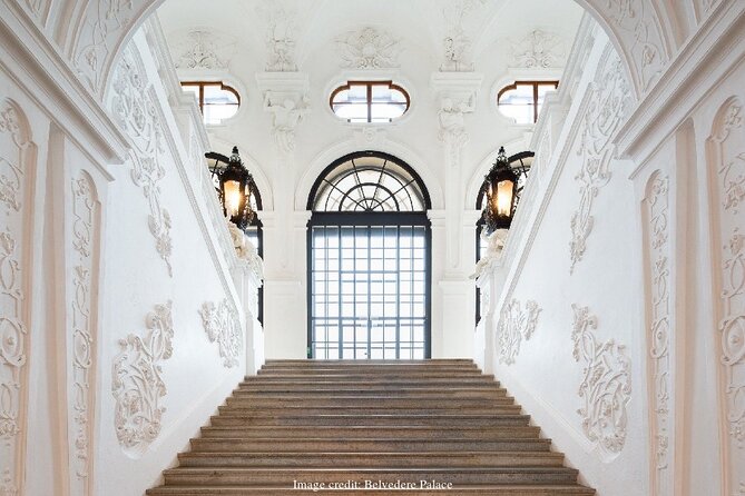 Christmas at Belvedere: Private Tour of the Upper Palace & Market - Learning About Viennese Holiday Traditions