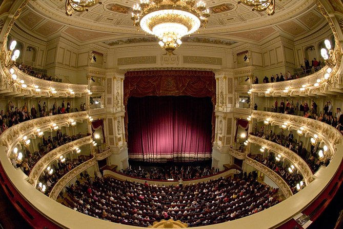City Tour and Guided Tour in the New Green Vault and in the Semperoper - Accessibility