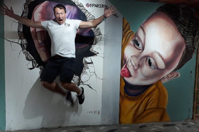 CITY TOUR + COMUNA 13 Complete TOUR! - Cancellation and Booking Information