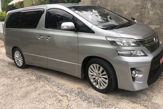 Couples Tower Isle Private Airport Transfers - Transport Options
