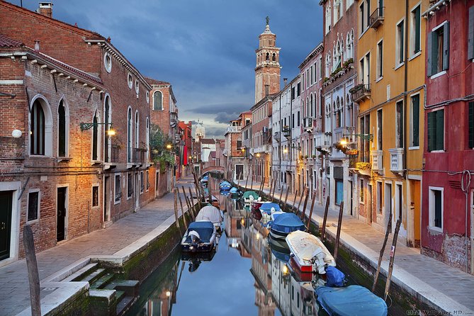 Discover Secrets and Hidden Gems of Venice With a Local: Sightseeing Small Group - Discovering Secluded Palaces and Squares